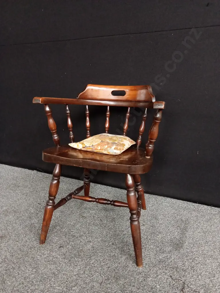 VINTAGE WOODEN CAPTAINS CHAIR Image 1++