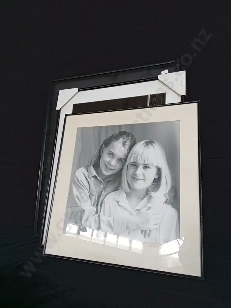 3 FRAMED PHOTOGRAPHS, BLACK FRAMES Image 1++