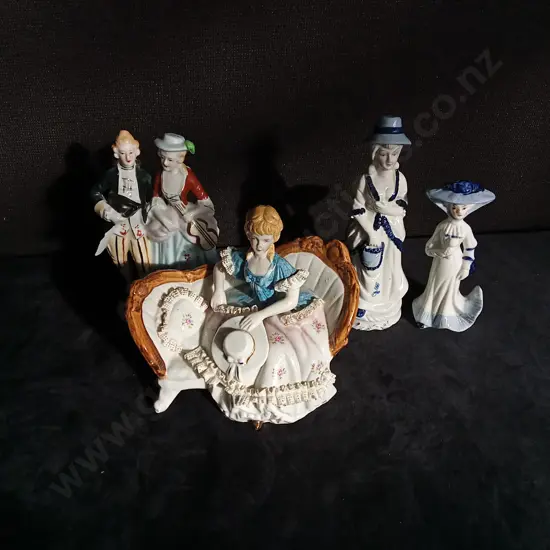 4 PIECES VICTORIAN STYLE PORCELAIN FIGURES