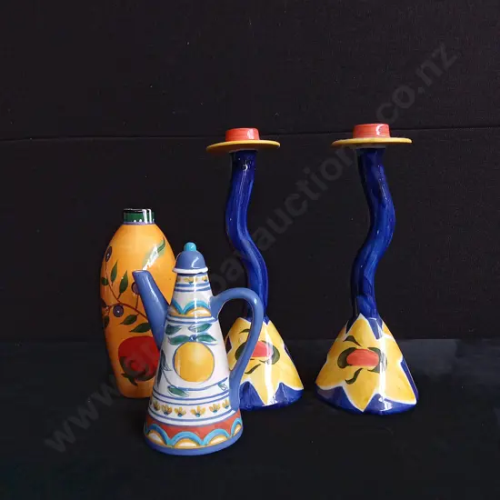 4 PIECES HAND PAINTED CERAMIC DECOR