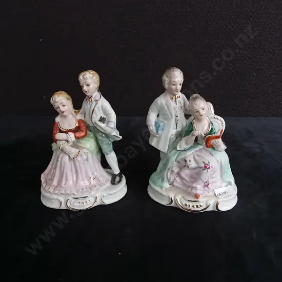 2 PIECES VINTAGE PORCELAIN FIGURES