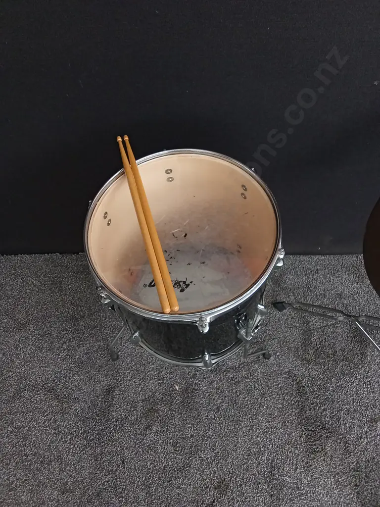BLACK FLOOR TOM DRUM Image 1++