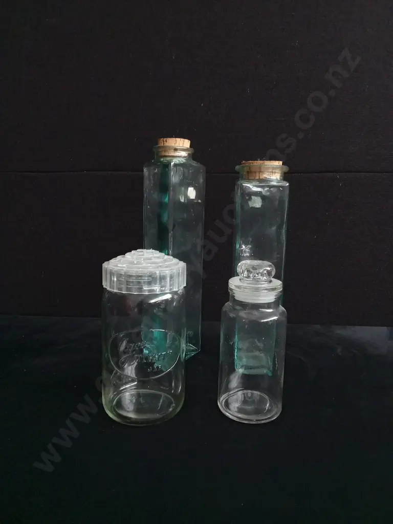 4 PIECES GLASS JARS Image 1++