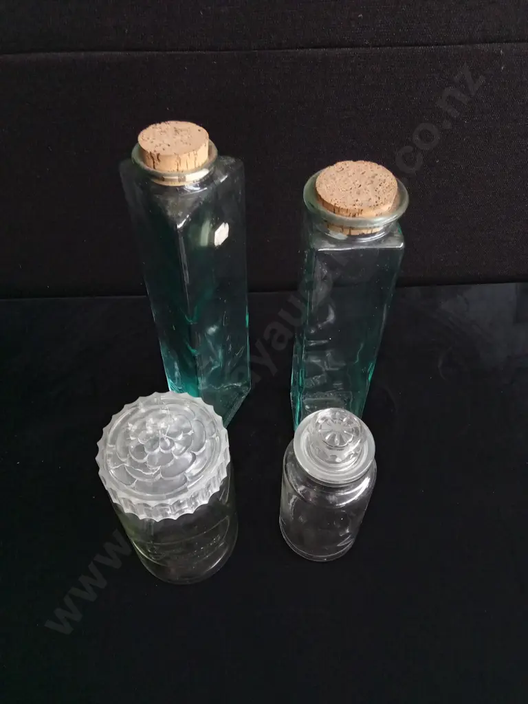 4 PIECES GLASS JARS Image 1++