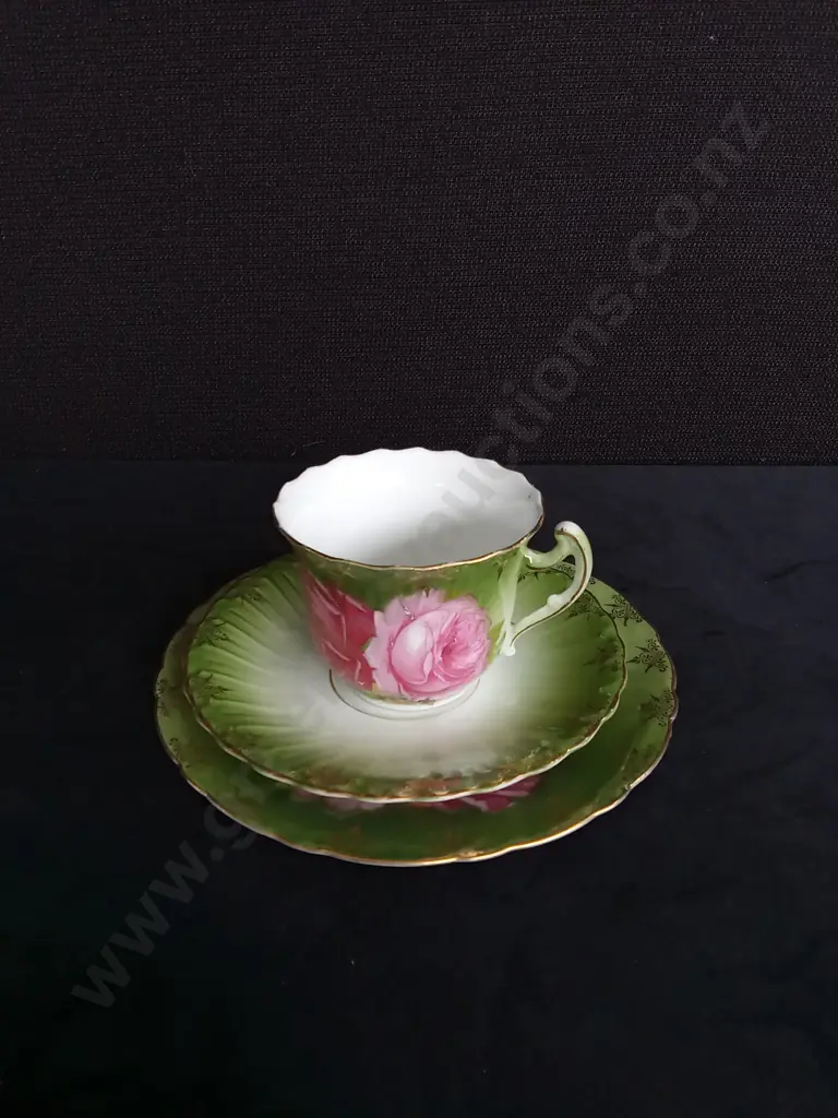 15 PIECE TEA CUP AND SAUCERS SET Image 1++
