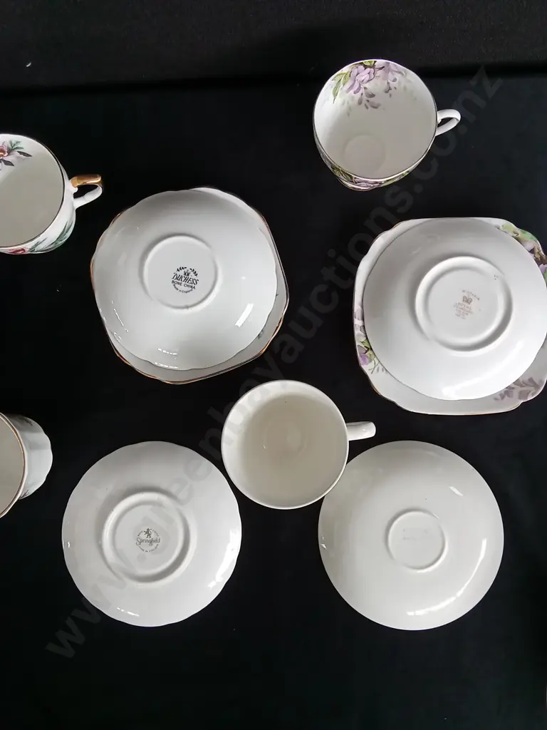 MIX OF 5 TEA CUP AND SAUCER SETS Image 1++