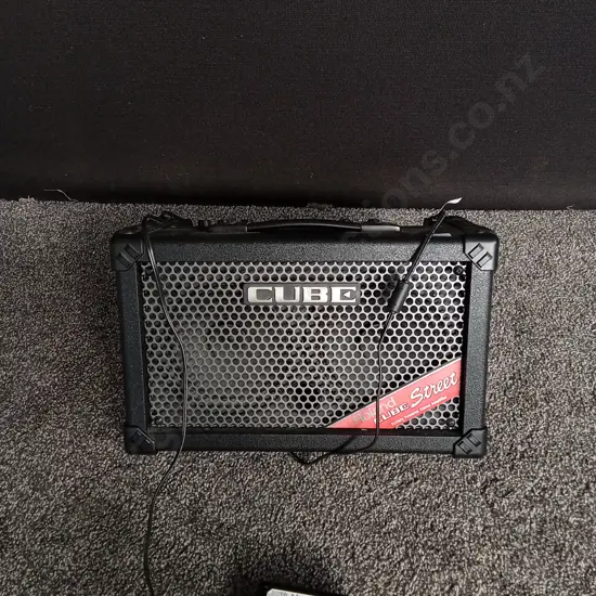 ROLAND CUBE STREET AMP