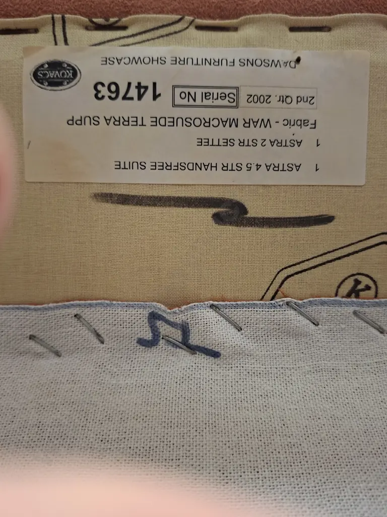 DAWSONS FURNITURE LOUNGE SUITE - 3 SEATER, 2 SEATER AND 2 X RECLINGING ARMCHAIRS - SUPER COMFY Image 1++