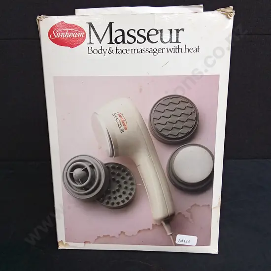 SUNBEAM MASSEUR BODY AND FACE MASSAGER WITH HEAT WORKING