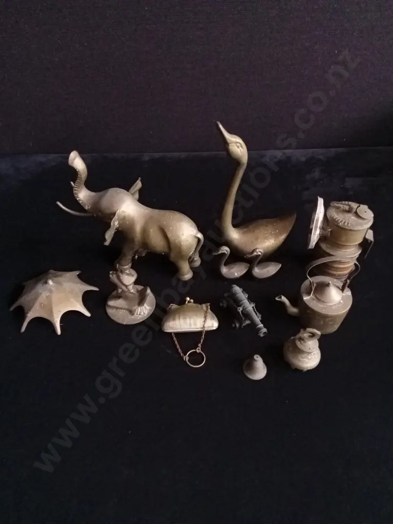 VINTAGE BRASS DECORATIVE PIECES Image 1++