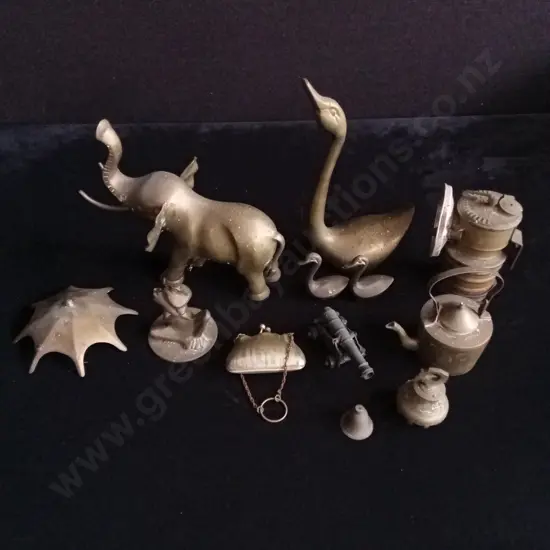 VINTAGE BRASS DECORATIVE PIECES