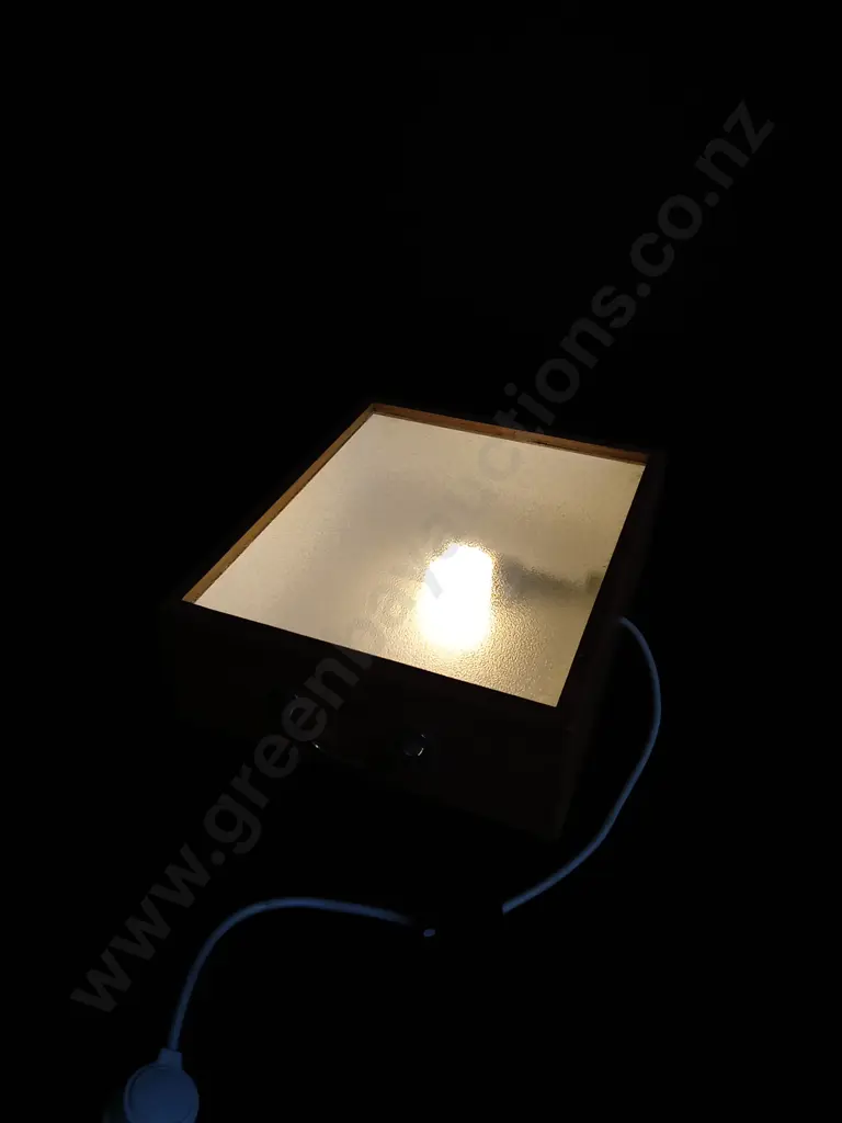 VINTAGE WOODEN LIGHTBOX WORKING Image 1++