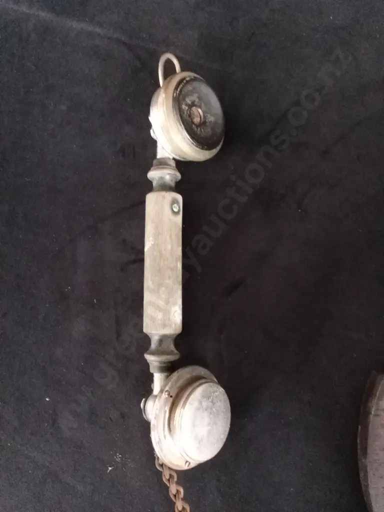 ANTIQUE WALL-MOUNTED TELEPHONE Image 1++