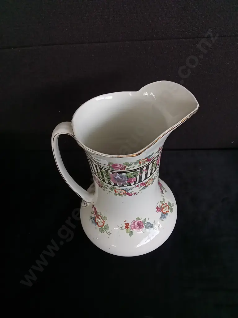 VINTAGE PORCELAIN WATER PITCHER AND BASIN SET Image 1++
