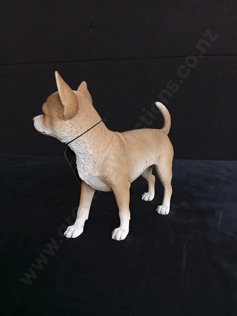 TAKASHO CHIHUAHUA FIGURINE H 22CM BRAND NEW Image 1++