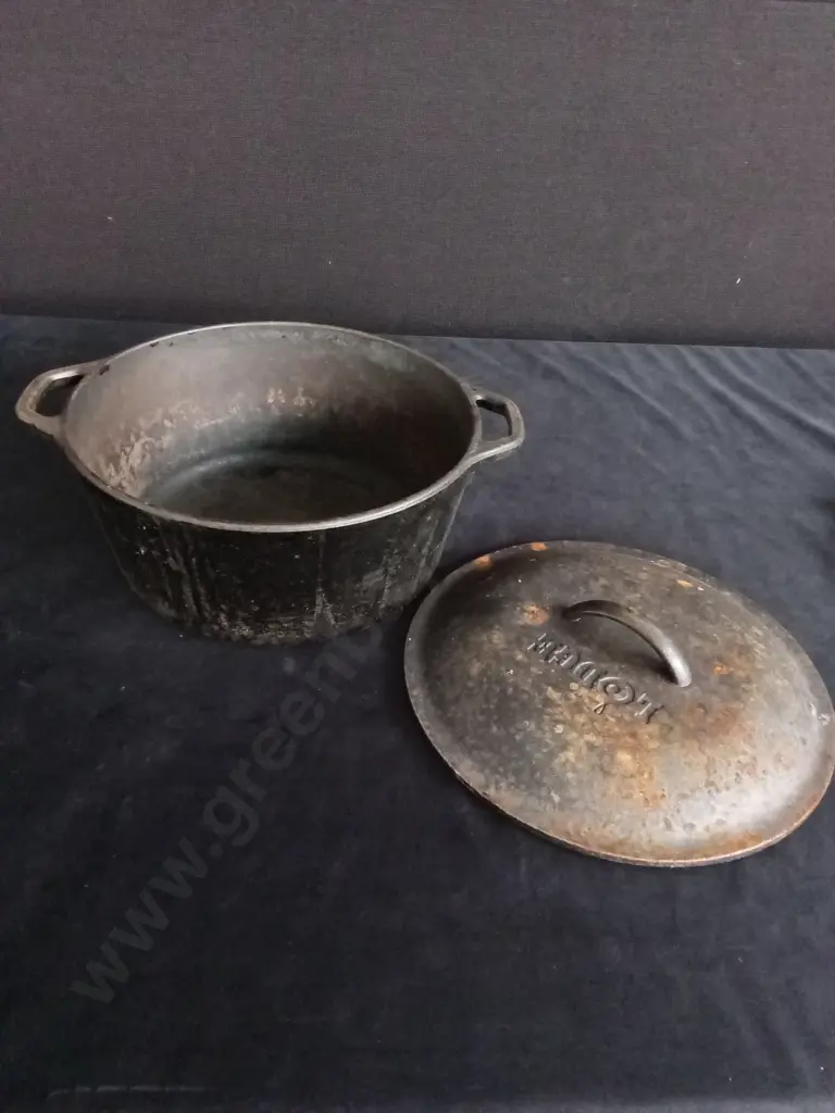 CAST IRON POTS AND LID Image 1++