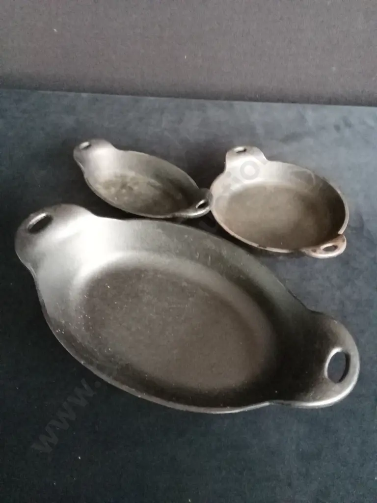3 CAST IRON PANS Image 1++