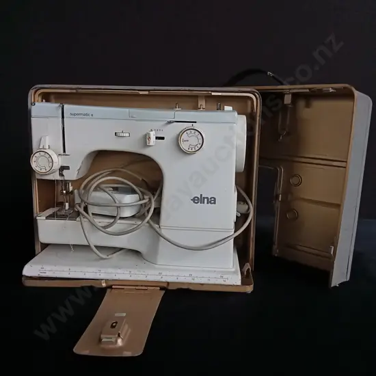 VINTAGE ELNA SUPERMATIC SEWING MACHINE
