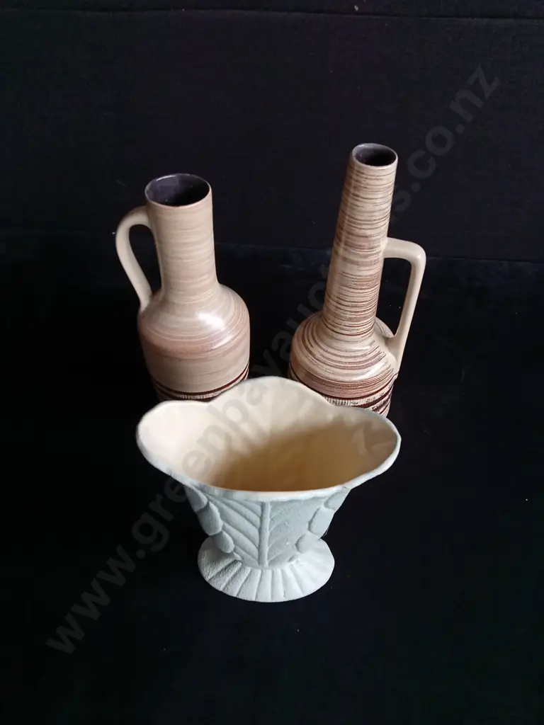 3 PIECES CERAMIC VASES Image 1++