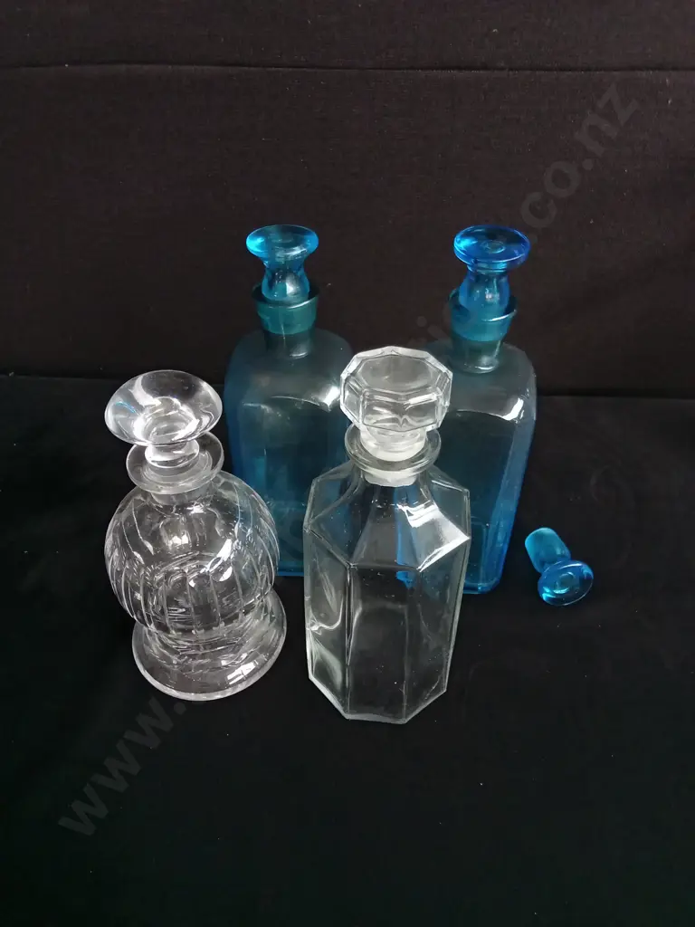 4 PIECES DECANTERS Image 1++