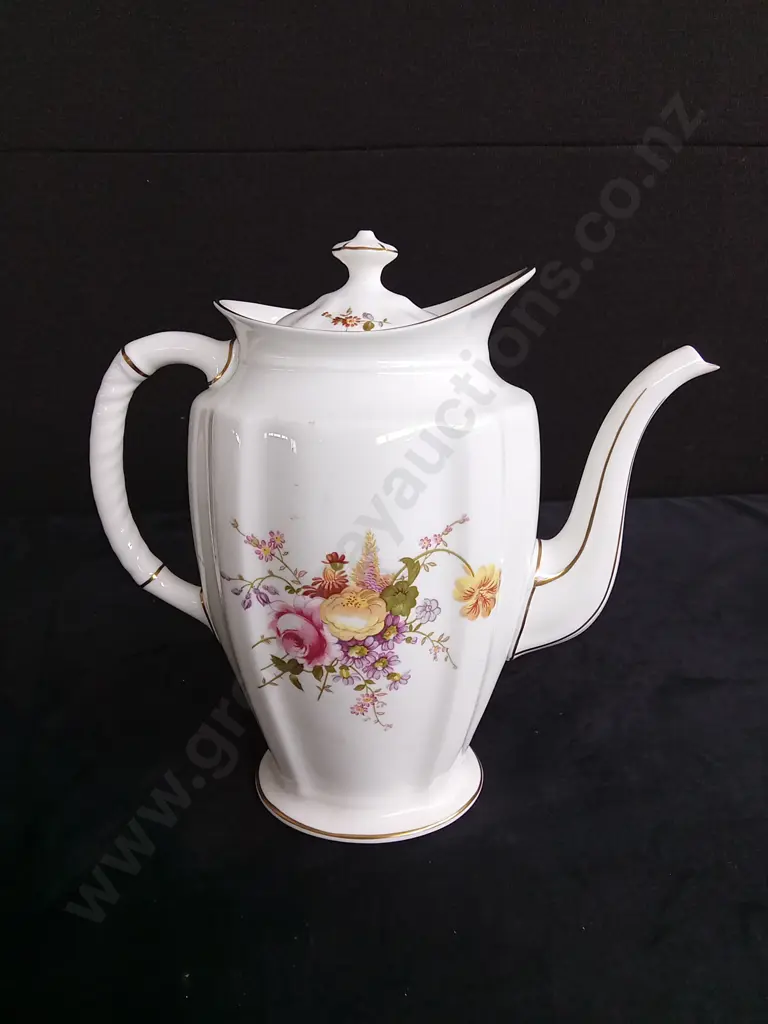 ROYAL CROWN DERBY "DERBY POSIES" TEAPOT Image 1++