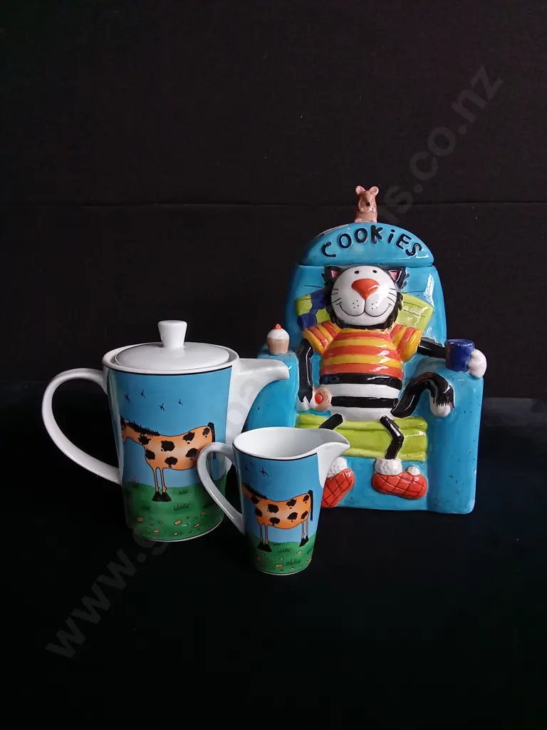 3 PIECES COOKIE JAR, CUP AND JUG Image 1++