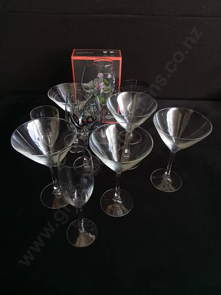 MIX OF GLASSWARE Image 1++