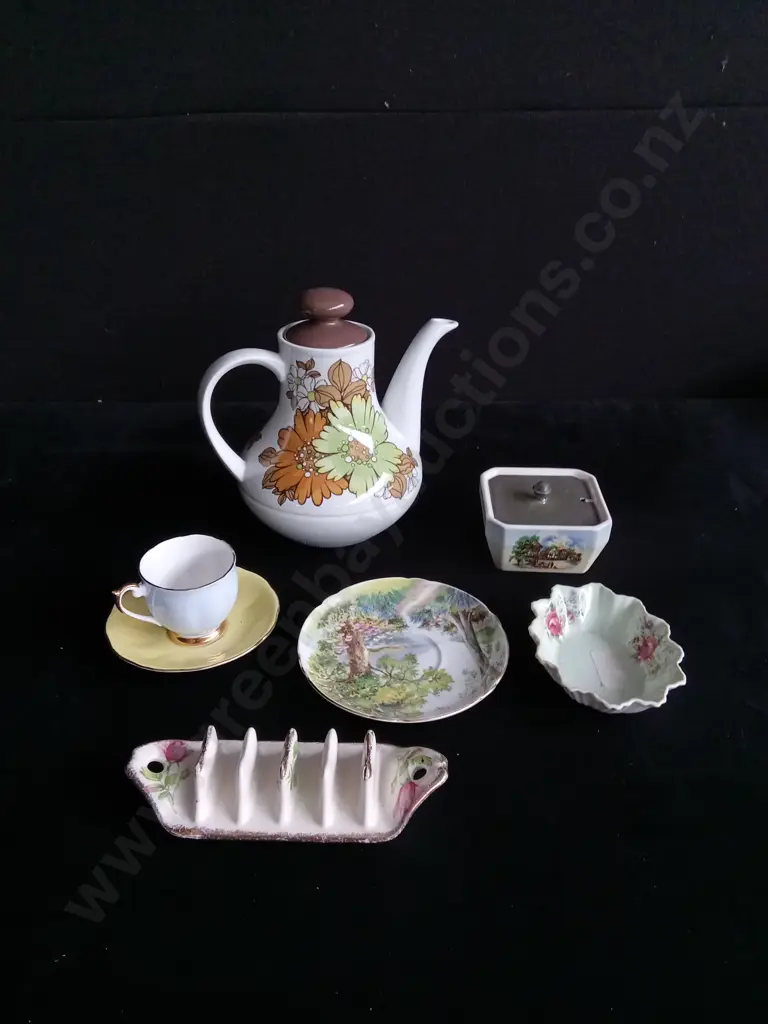 7 PIECES MISCELLANEOUS MIX OF DISHES Image 1++