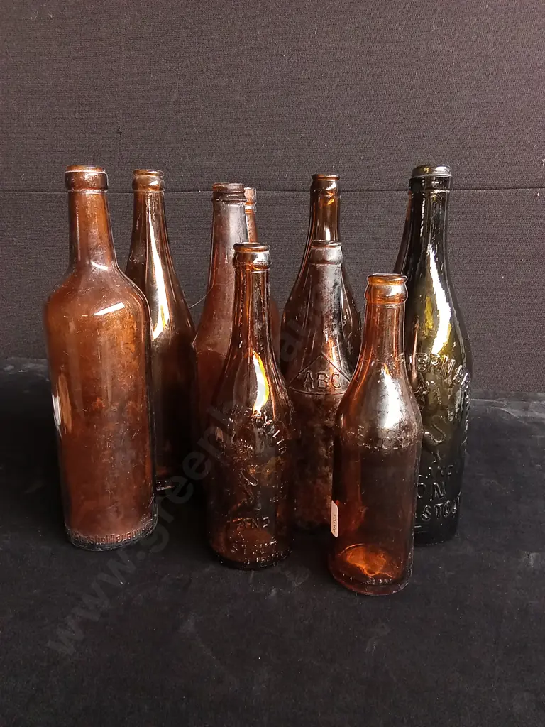 10 VINTAGE AMBER GLASS BOTTLES Image 1++