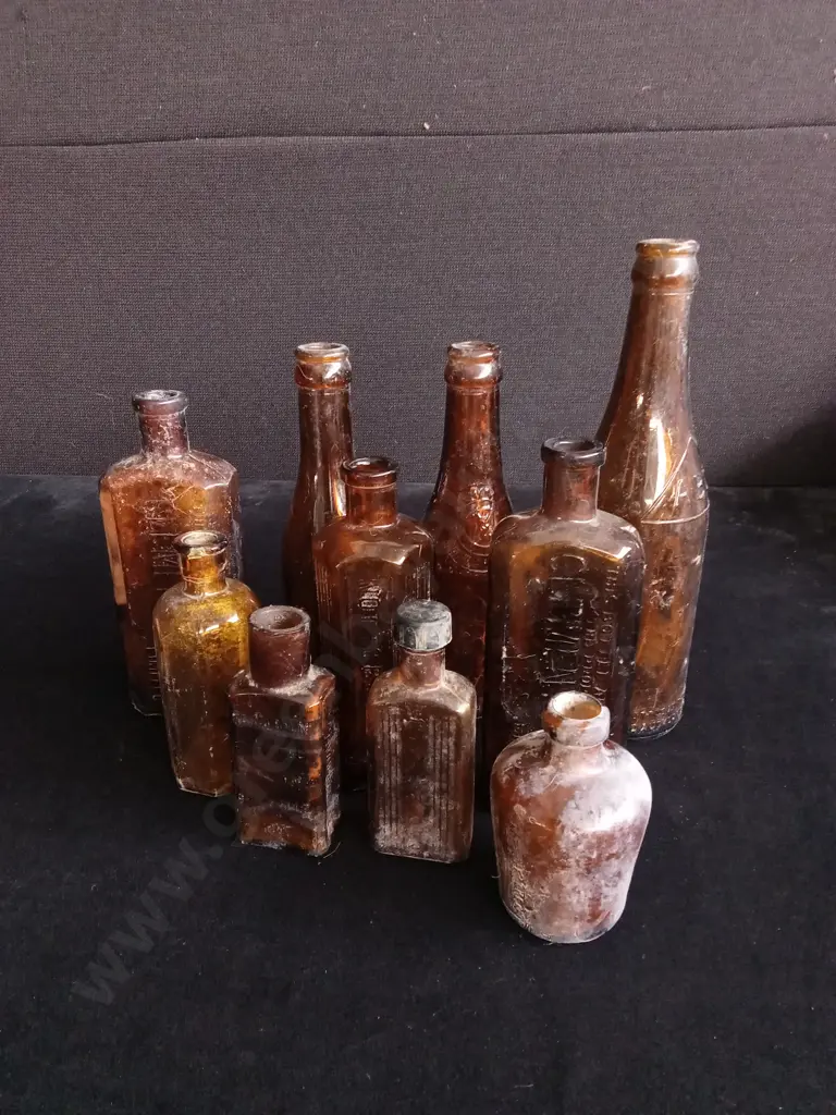 10 VINTAGE AMBER GLASS BOTTLES Image 1++
