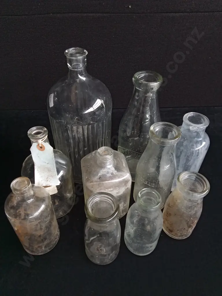 10 VINTAGE CLEAR GLASS BOTTLES Image 1++