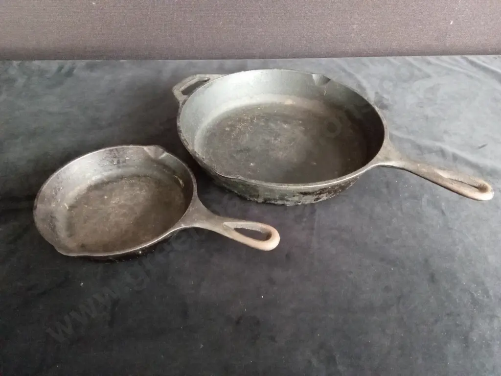 2 CAST IRON PANS Image 1++