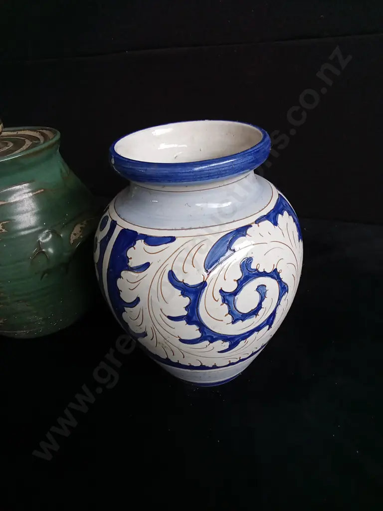 2 PIECES CERAMIC VASES Image 1++