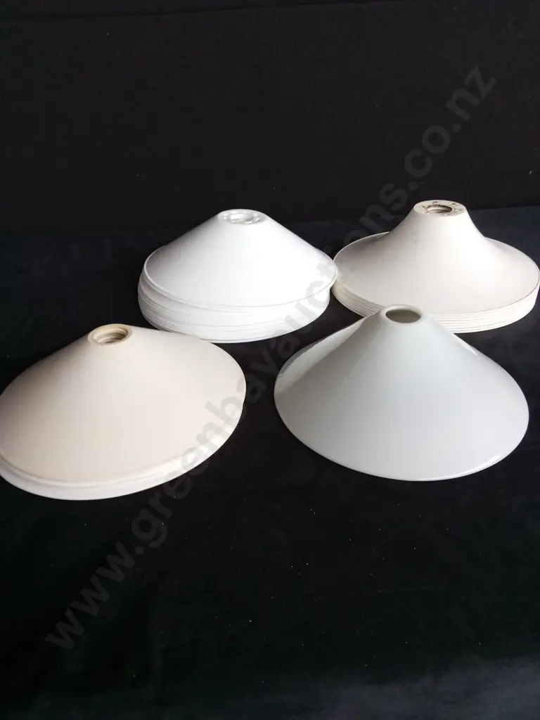 COLLECTION OF PLASTIC LAMP SHADES Image 1++