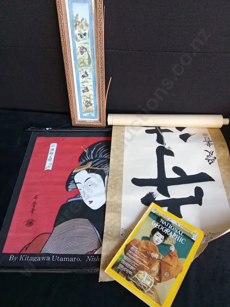 4 PIECES JAPANESE ITEMS AND MEDIA Image 1++