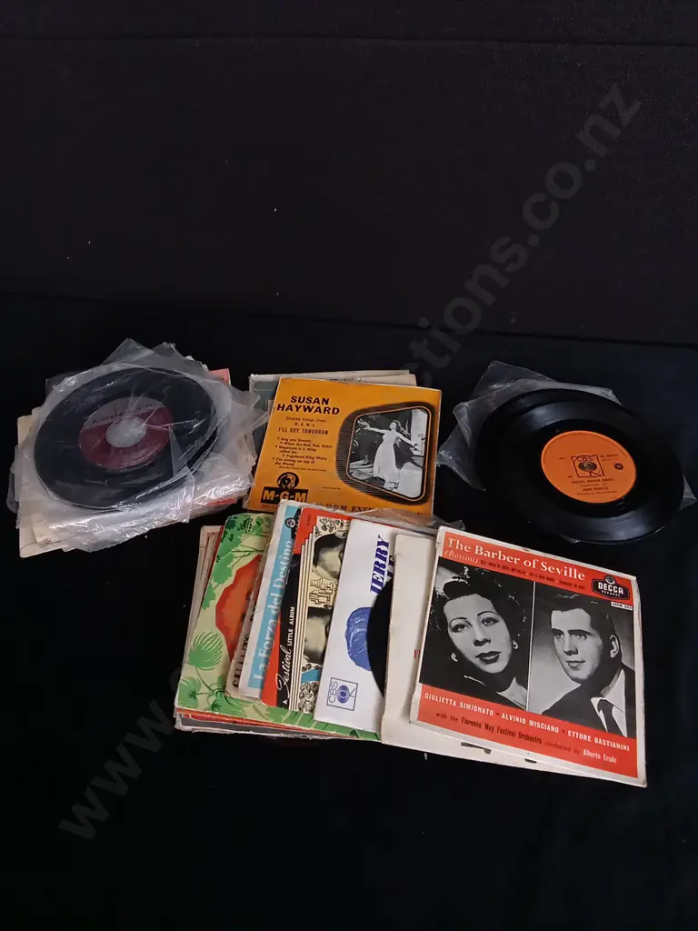 COLLECTION OF 7 INCH VINYLS Image 1++