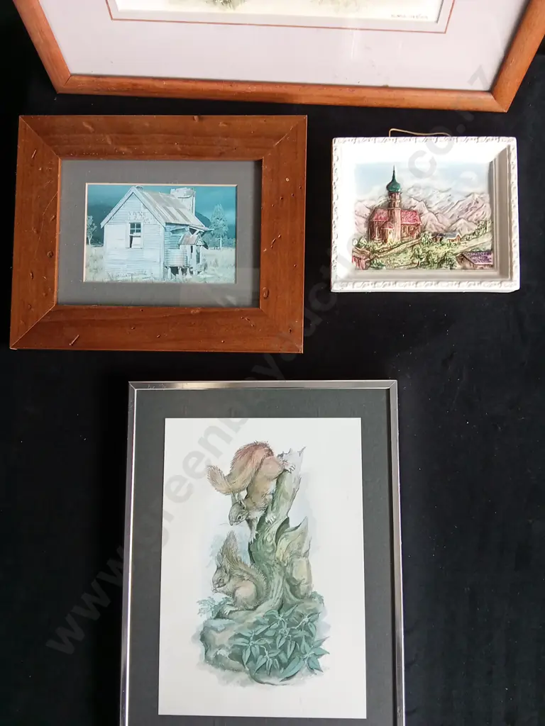 4 PIECES FRAMED ARTWORK Image 1++