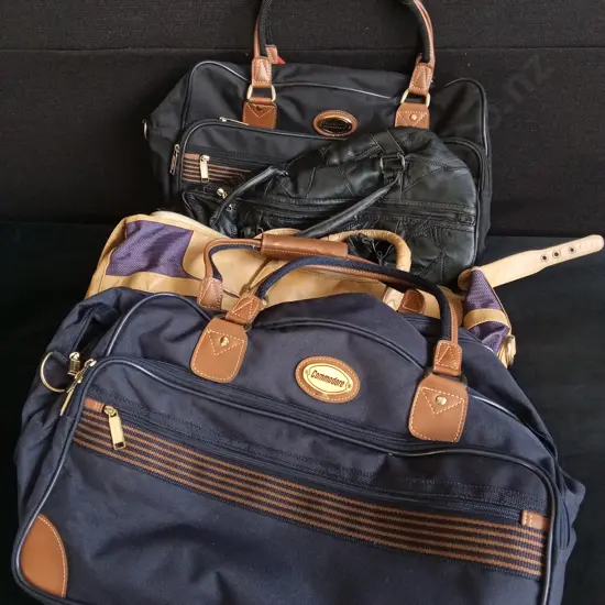 4 PIECES VINTAGE WEEKEND BAGS