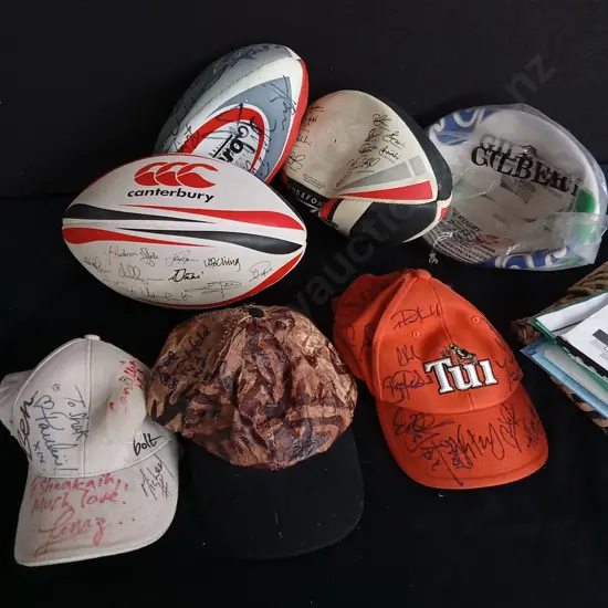 SPORTS SOUVINERS SIGNED