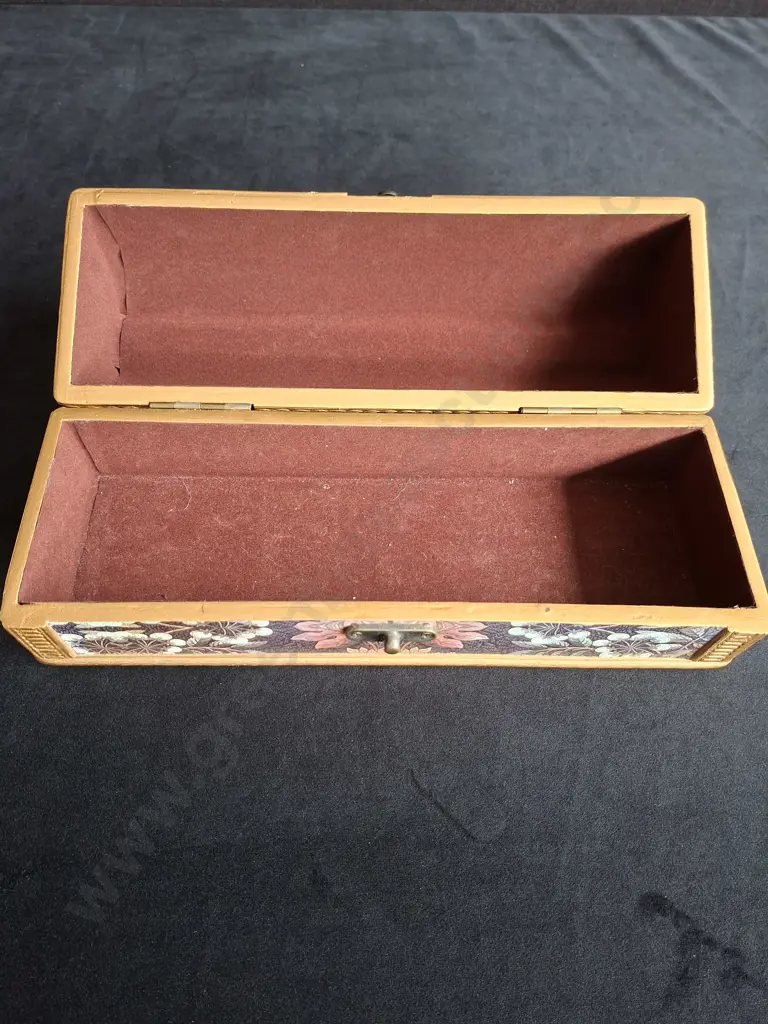 DECORATIVE JEWELLERY CHEST Image 1++