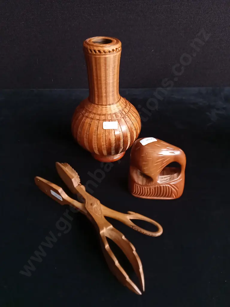 3 PIECES WOODEN AND WOVEN DECOR Image 1++