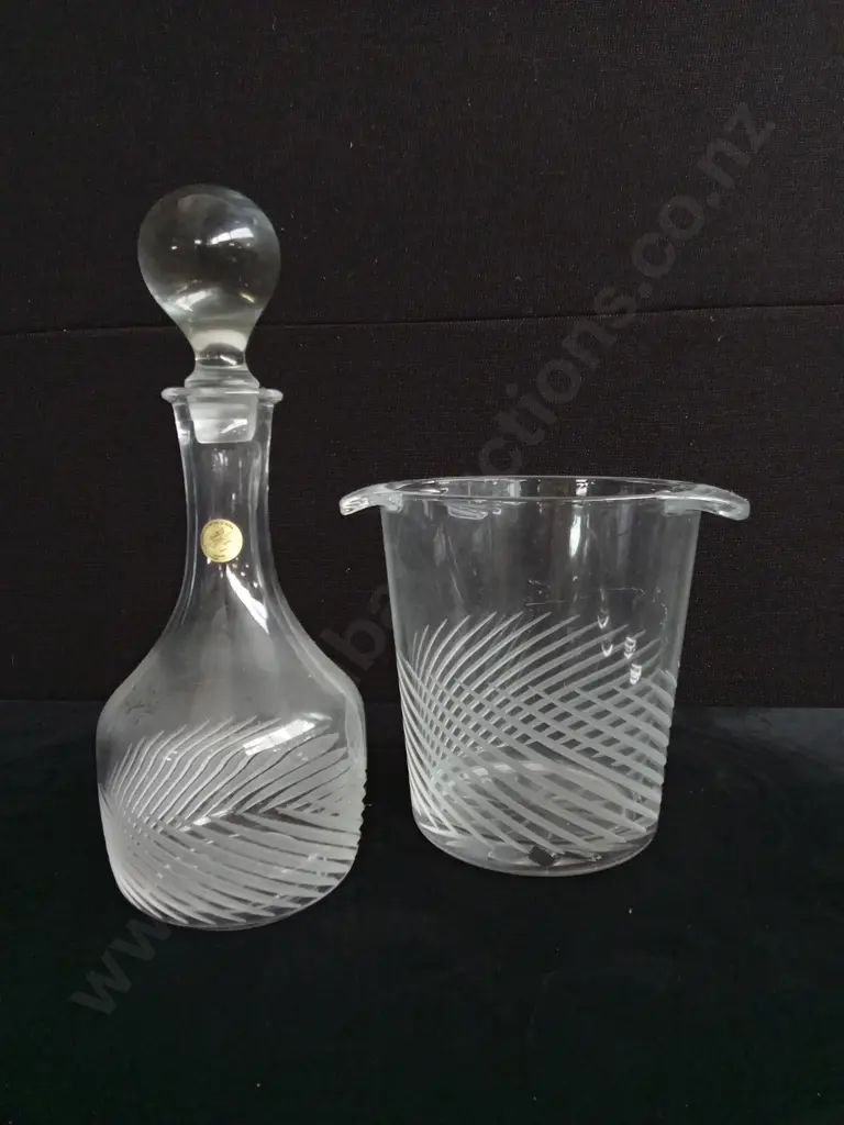 4 PIECES GLASSWARE MIX Image 1++