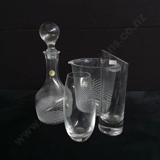 4 PIECES GLASSWARE MIX