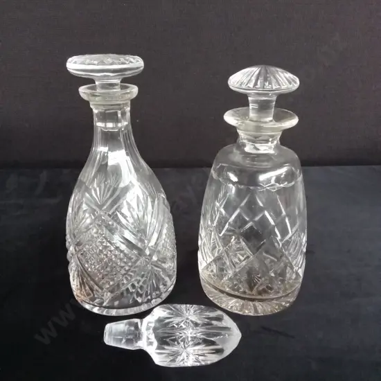 2 CRYSTAL GLASS DECANTERS