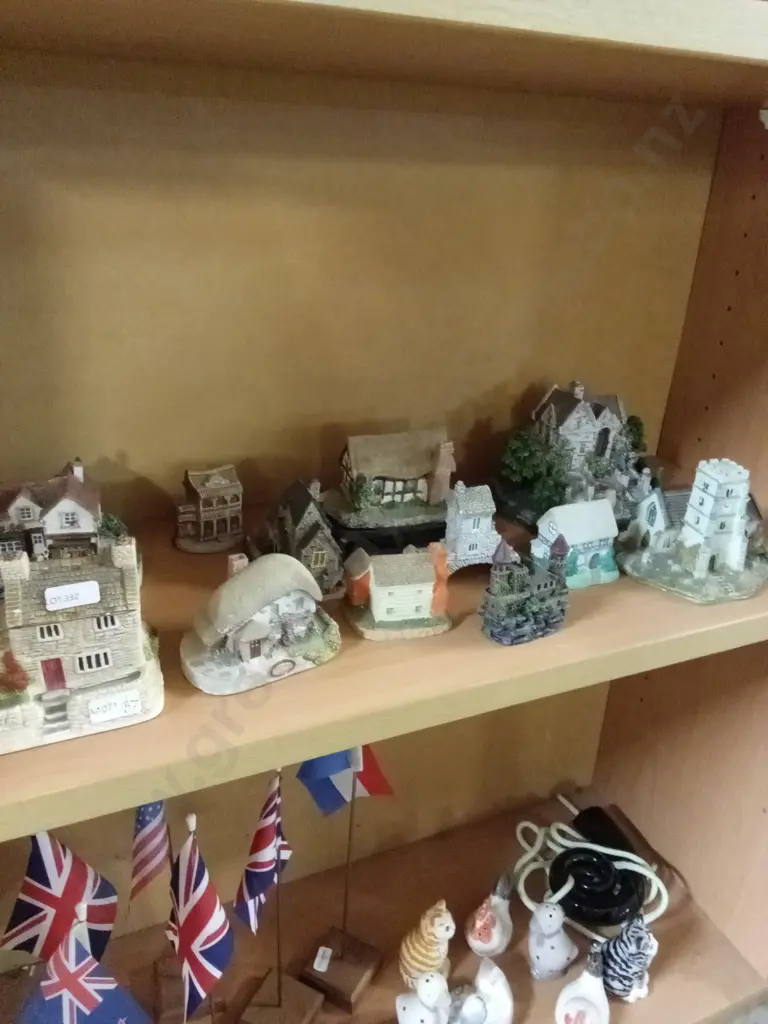 12 DECORATIVE HOUSES Image 1++