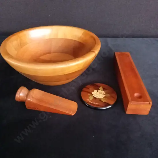 4 ASSORTED WOODEN ITEMS