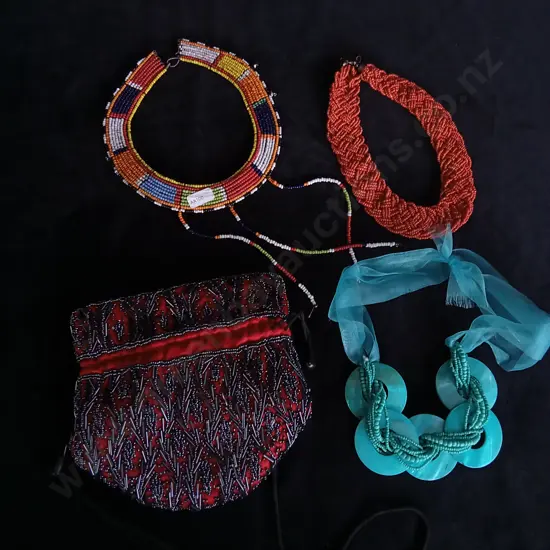 4 PIECES BEADED NECKLACES AND BAG