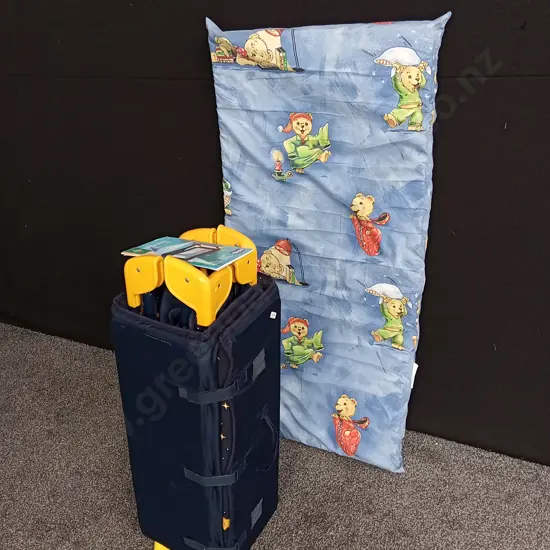 CHICCO DODO PORTACOT AND MATTRESS