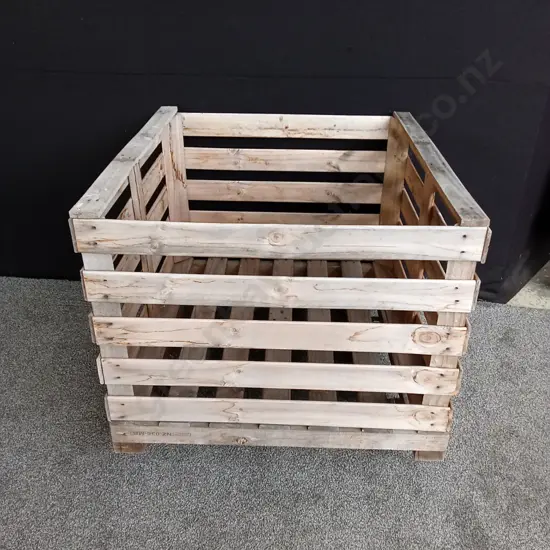 1.05 M X 1.05M X 0.95M WOODEN CRATE ON WHEELS