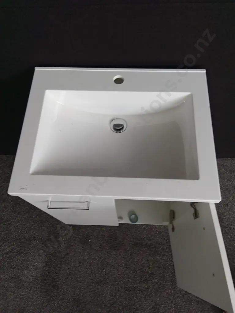 BATHROOM VANITY UNIT WITH INTEGRATED SINK H 84CM X W 60CM X D 45.5 CM Image 1++